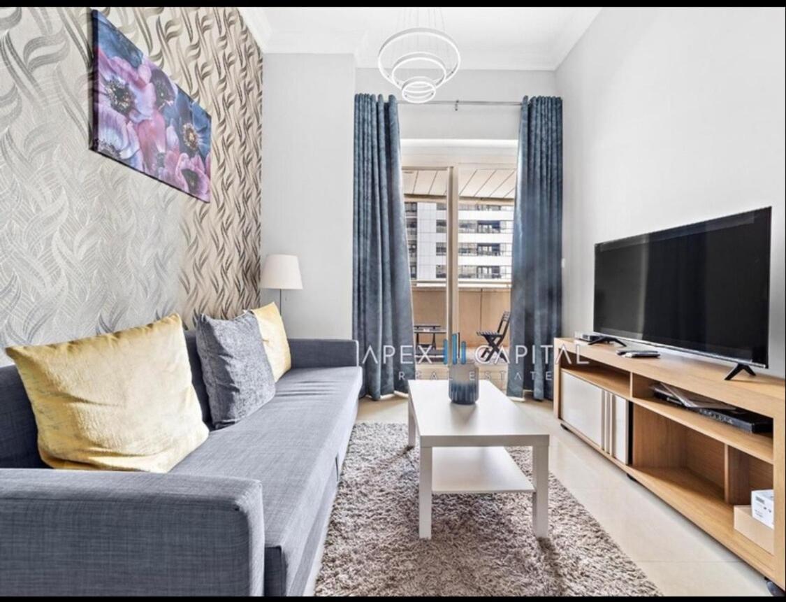 1 Bedroom In Marina Opp Dmcc Metro Station Apartment Dubai