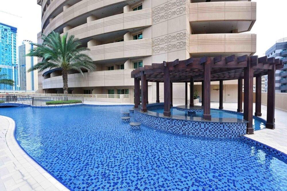 1 Bedroom In Marina Opp Dmcc Metro Station Dubai